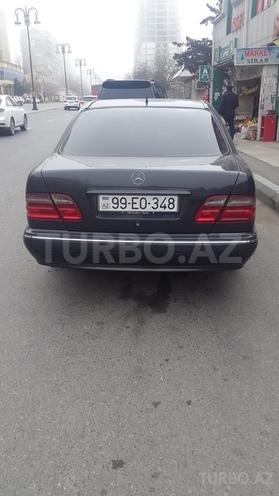 Mercedes E 220 2001, 248,000 km - 2.2 l - Bakı