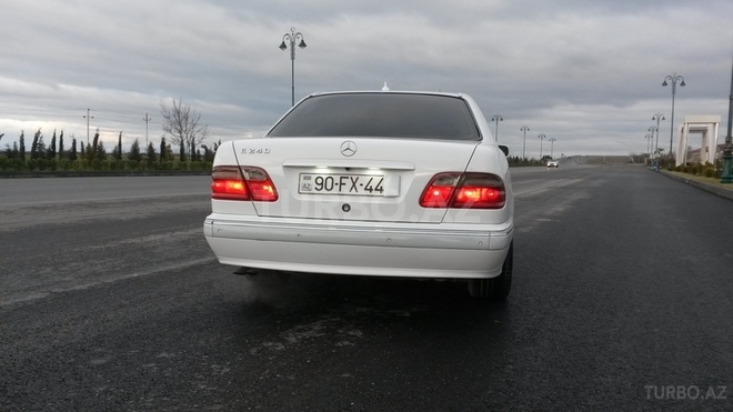 Mercedes E 240 2001, 245,000 km - 2.6 л - Kürdəmir