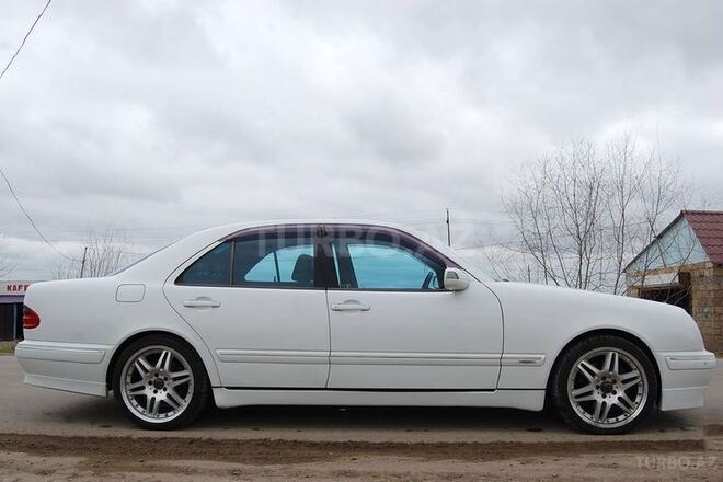 Mercedes E 320 2000, 220,000 km - 3.2 l - Bakı
