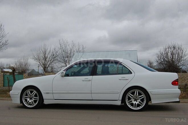 Mercedes E 320 2000, 220,000 km - 3.2 l - Bakı