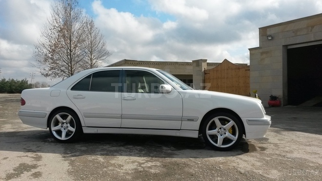 Mercedes E 240 2000, 246,000 km - 2.6 л - Bakı