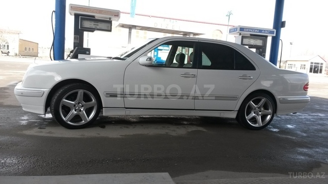 Mercedes E 240 2000, 246,000 km - 2.6 л - Bakı