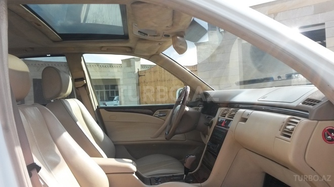 Mercedes E 240 2000, 246,000 km - 2.6 л - Bakı