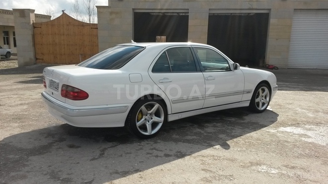 Mercedes E 240 2000, 246,000 km - 2.6 л - Bakı