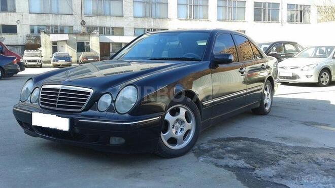 Mercedes E 240 2001, 233,000 km - 2.6 l - Bakı