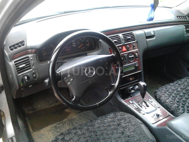 Mercedes E 220 2000, 350,000 km - 2.0 l - Lənkəran