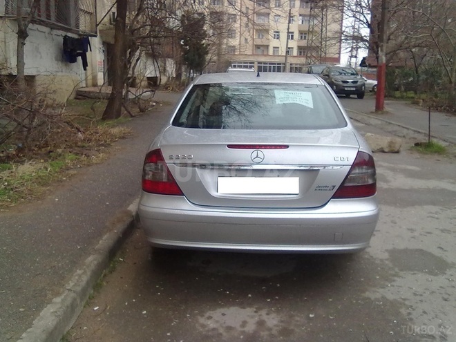 Mercedes E 220 2008, 212,000 km - 2.2 л - Bakı