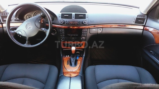 Mercedes E 270 2002, 164,000 km - 2.7 l - Bakı