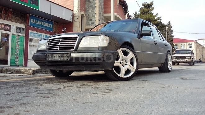 Mercedes E 220 1994, 204,000 km - 2.2 л - Şəki