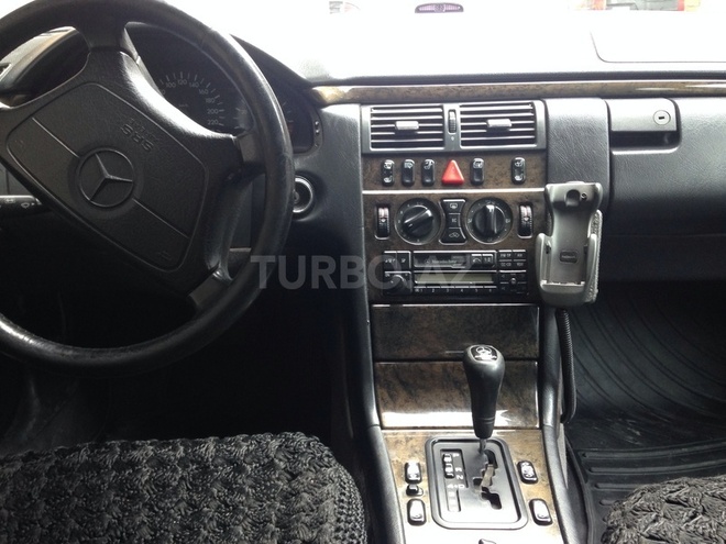 Mercedes E 200 1997, 232,434 km - 2.0 l - Bakı