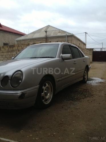 Mercedes E 230 1996, 290,000 km - 2.3 л - Bakı