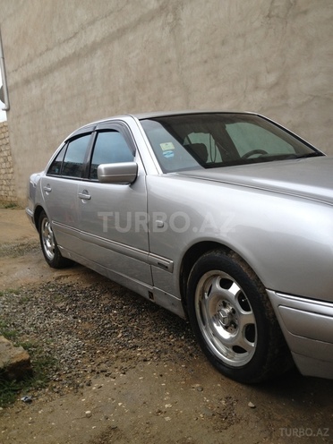 Mercedes E 230 1996, 290,000 km - 2.3 л - Bakı