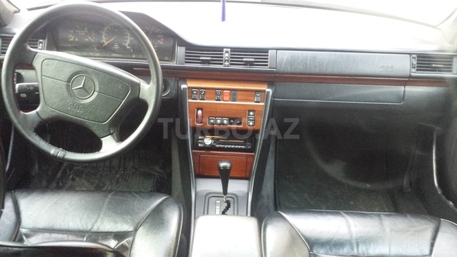 Mercedes E 320 1994, 100,000 km - 3.2 l - Bakı