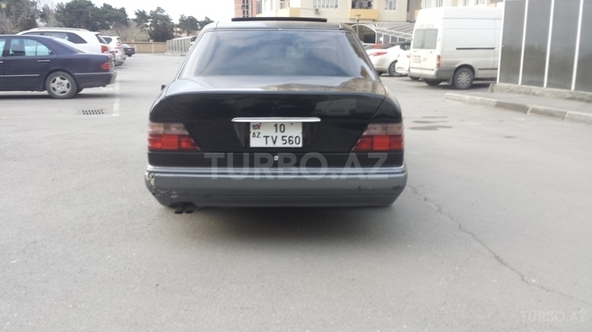 Mercedes E 320 1994, 100,000 km - 3.2 l - Bakı