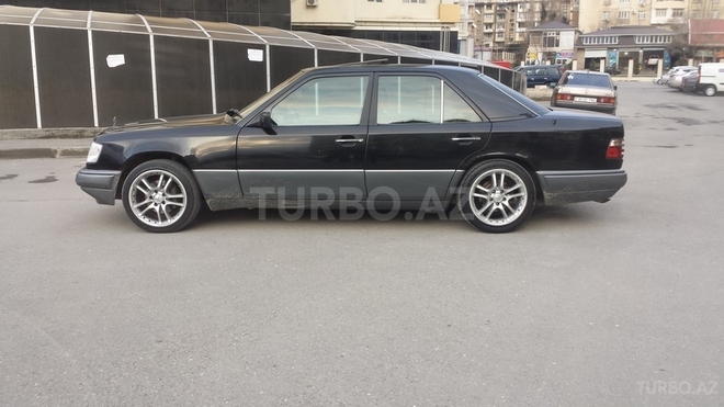 Mercedes E 320 1994, 100,000 km - 3.2 l - Bakı