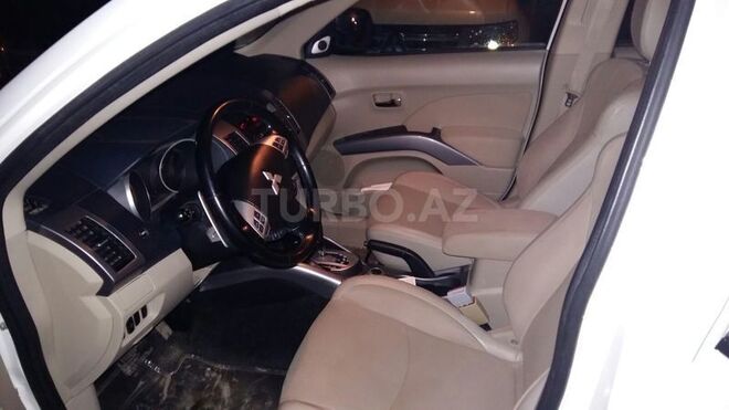 Mitsubishi Outlander 2008, 93,000 km - 2.4 л - Bakı