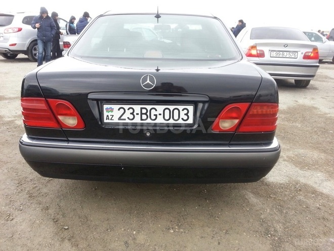 Mercedes E 200 1998, 300,000 km - 2.0 l - Bakı