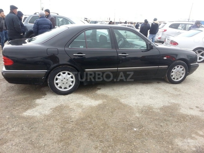 Mercedes E 200 1998, 300,000 km - 2.0 l - Bakı