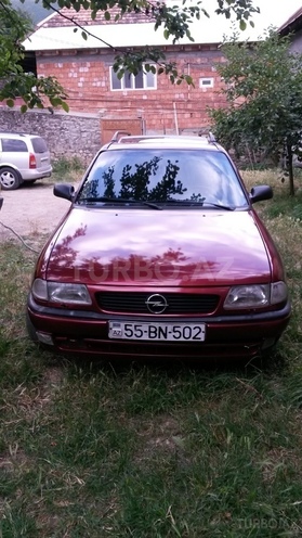 Opel Astra 1996, 250,000 km - 1.6 l - Şəki