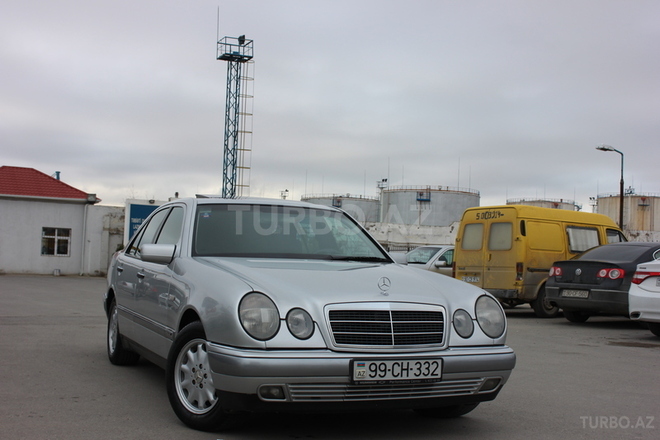 Mercedes E 240 1998, 300,000 km - 2.4 l - Bakı