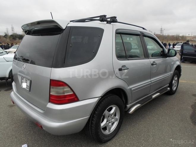 Mercedes ML 320 2000, 170,000 km - 3.2 l - Bakı