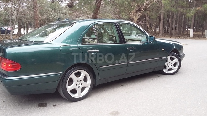 Mercedes E 220 1999, 287,658 km - 2.2 l - Sumqayıt
