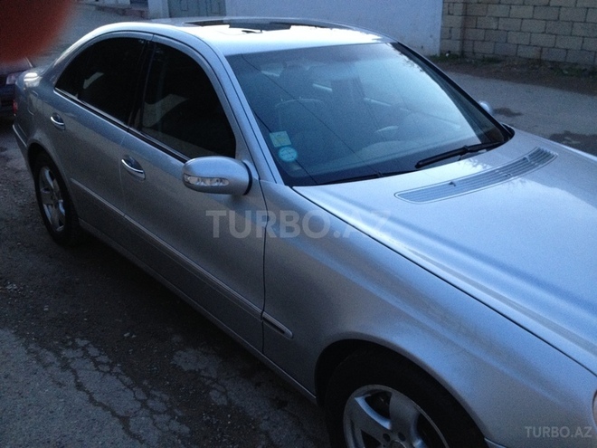 Mercedes E 240 2002, 177,000 km - 2.6 l - Bakı