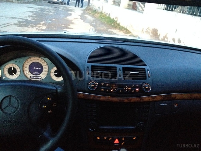 Mercedes E 240 2002, 177,000 km - 2.6 l - Bakı