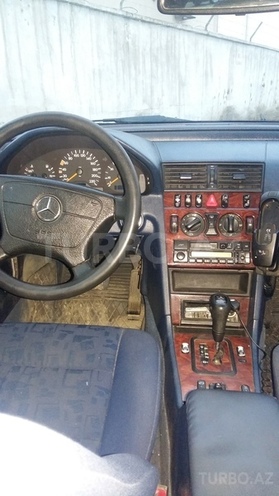 Mercedes C 220 2000, 195,000 km - 2.2 l - Bakı