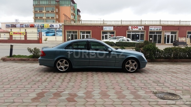 Mercedes E 320 2002, 182,608 km - 3.2 l - Sumqayıt