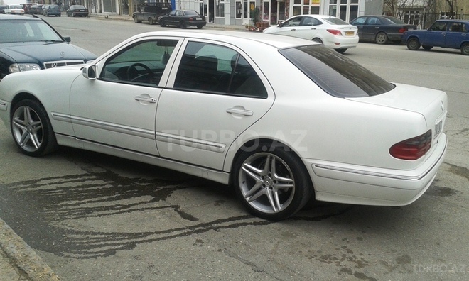 Mercedes E 200 1999, 183,000 km - 2.0 л - Bakı