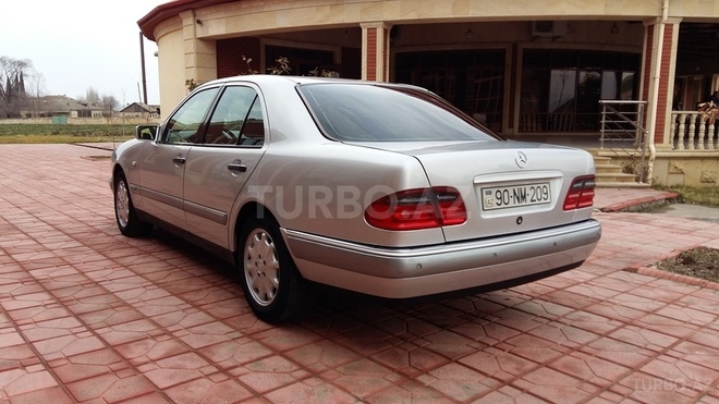 Mercedes E 240 1998, 234,000 km - 2.4 l - Tovuz