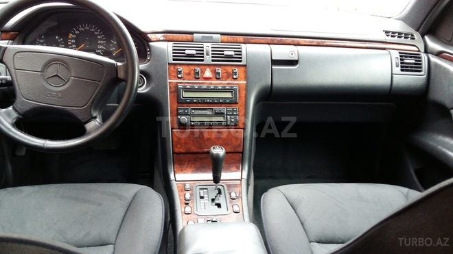 Mercedes E 240 1998, 234,000 km - 2.4 l - Tovuz