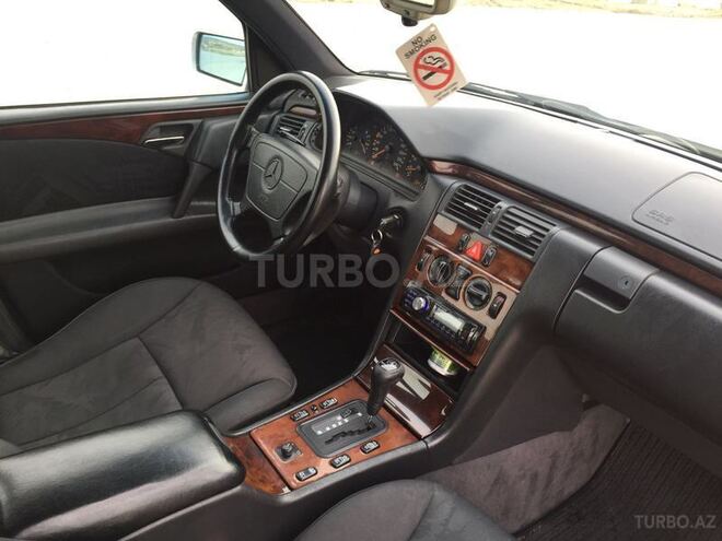 Mercedes E 230 1996, 250,000 km - 2.3 l - Sumqayıt