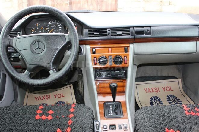 Mercedes E 200 1993, 185,000 km - 2.0 л - Bakı