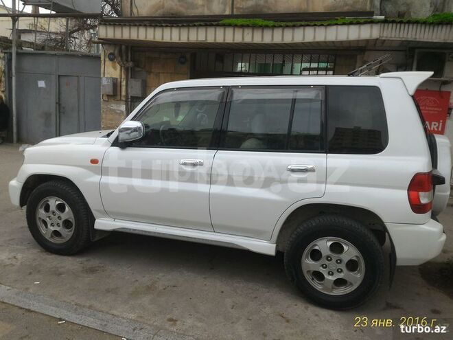 Mitsubishi Pajero io 2001, 194,000 km - 2.0 l - Bakı
