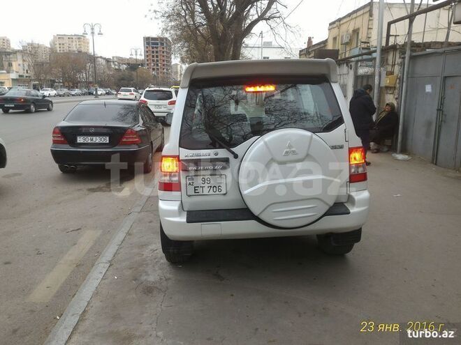 Mitsubishi Pajero io 2001, 194,000 km - 2.0 l - Bakı