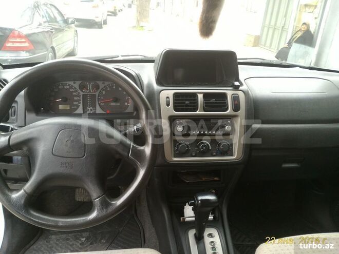 Mitsubishi Pajero io 2001, 194,000 km - 2.0 l - Bakı