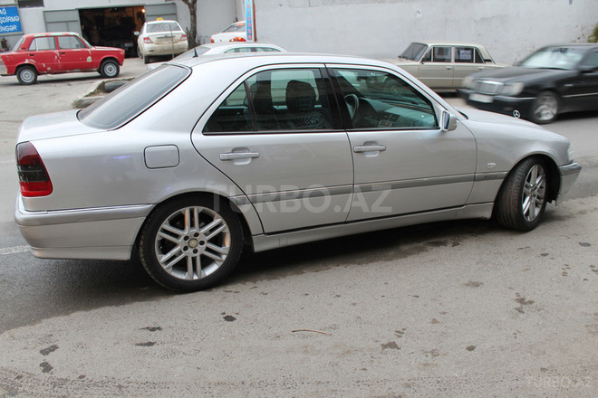 Mercedes C 240 1999, 210,000 km - 2.4 l - Bakı