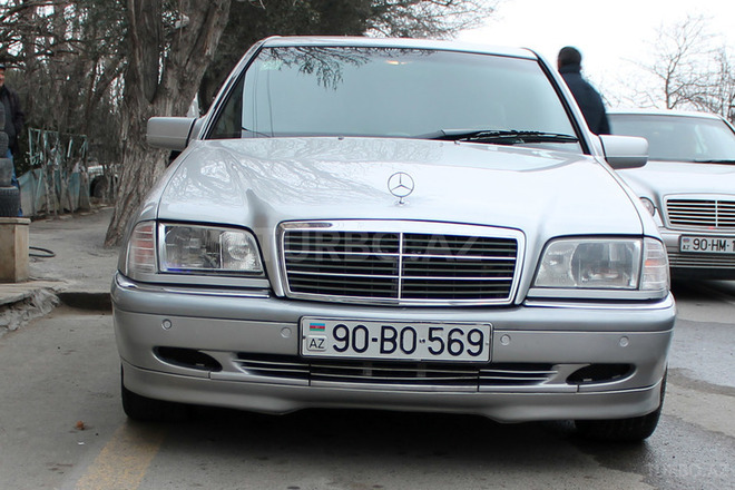 Mercedes C 240 1999, 210,000 km - 2.4 l - Bakı