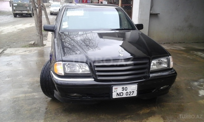 Mercedes C 250 2000, 184,000 km - 1.3 л - Xaçmaz