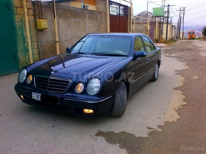 Mercedes E 240 2001, 160,257 km - 2.6 l - Bakı