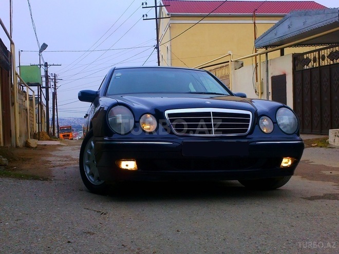 Mercedes E 240 2001, 160,257 km - 2.6 l - Bakı