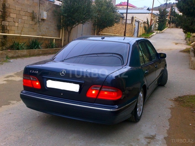 Mercedes E 240 2001, 160,257 km - 2.6 l - Bakı