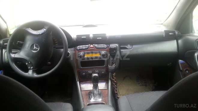Mercedes C 270 2002, 220,000 km - 2.7 l - Sumqayıt