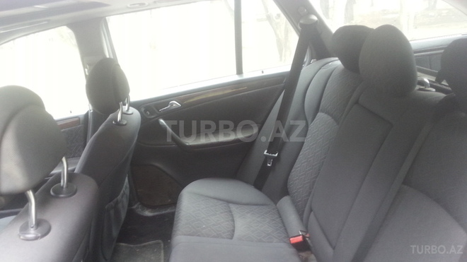 Mercedes C 270 2002, 220,000 km - 2.7 l - Sumqayıt