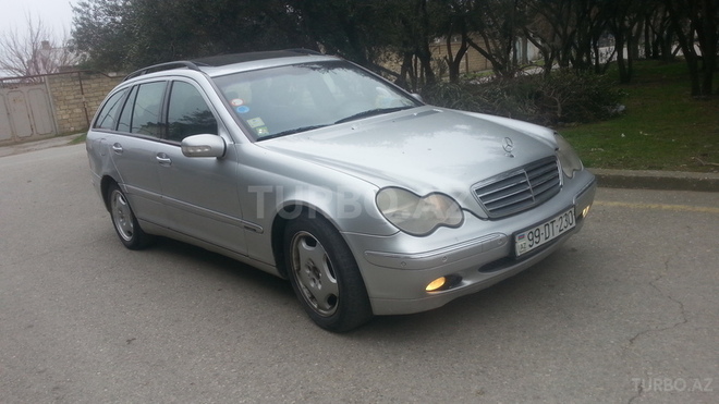 Mercedes C 270 2002, 220,000 km - 2.7 l - Sumqayıt