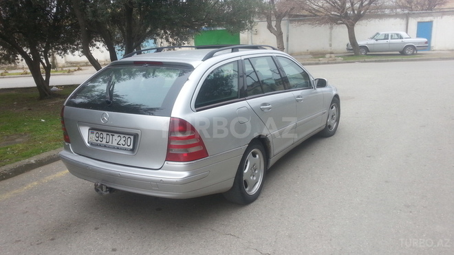 Mercedes C 270 2002, 220,000 km - 2.7 l - Sumqayıt