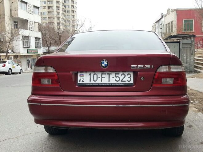 BMW 523 1998, 123,000 km - 2.5 l - Bakı