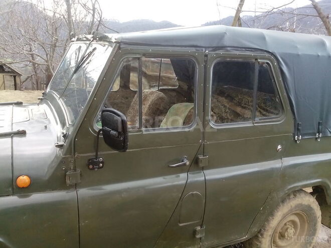 UAZ 469 1992, 20,000 km - 2.4 l - Astara